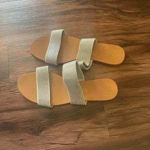 vince camuto sandals size 10